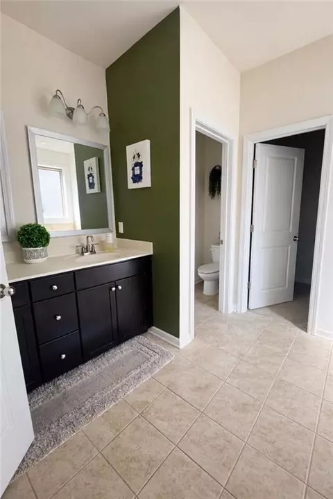 Bath - 208 Sebastian Cv, Hampton, GA 30228 photo 1 of 2
