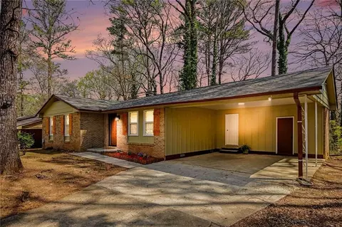 3055 Orbit Cir, Ellenwood, GA 30294