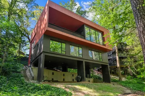 585 Overbrook Dr NW, Atlanta, GA 30318