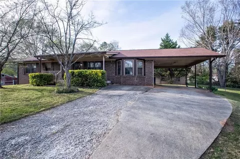 98 Laurie Ct, Hiram, GA 30141