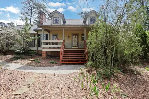 5813 Four Winds Dr SW, Lilburn, GA 30047