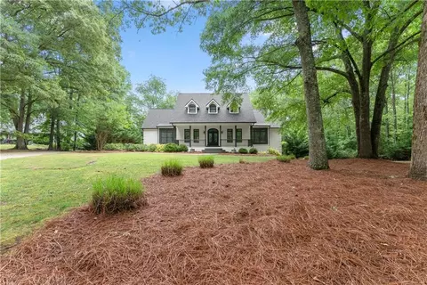 5094 Meadowbrook Cir, Suwanee, GA 30024