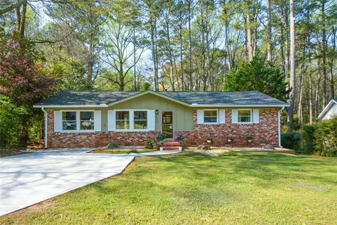 2899 Fantasy Ln, Decatur, GA 30033