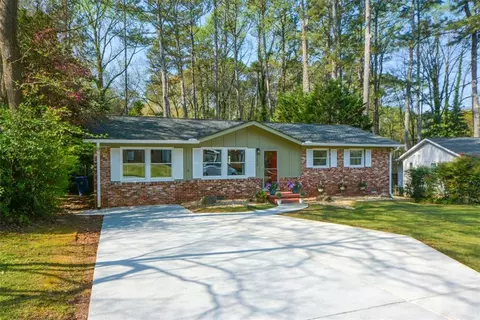 2899 Fantasy Ln, Decatur, GA 30033