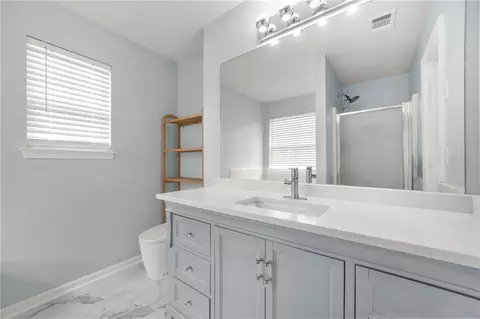 Bath - 2021 Registry Dr, Hampton, GA 30228 photo 3 of 4