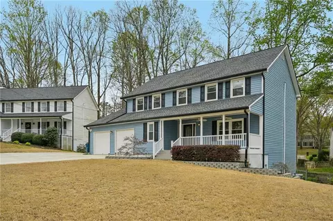 2241 Deer Oaks Trl, Lawrenceville, GA 30044
