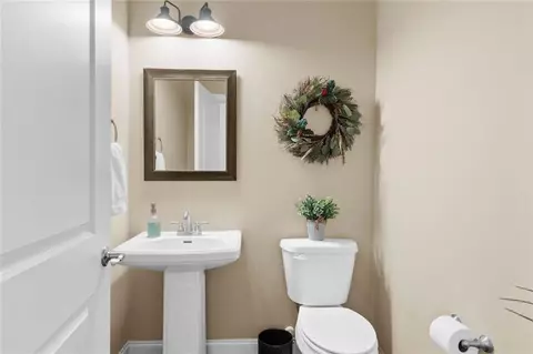 Bath - 559 Bishopton St, Grayson, GA 30017 photo 1 of 6