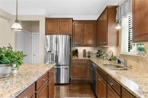 Kitchen - 559 Bishopton St, Grayson, GA 30017 photo 3 of 5