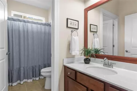 Bath - 559 Bishopton St, Grayson, GA 30017 photo 2 of 6