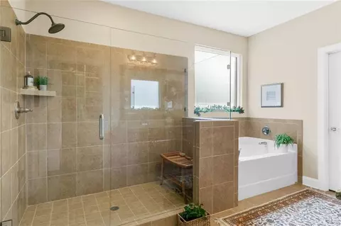Bath - 559 Bishopton St, Grayson, GA 30017 photo 5 of 6