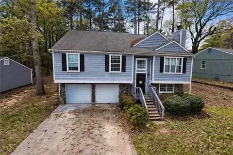 6189 Valdez Dr, Rex, GA 30273