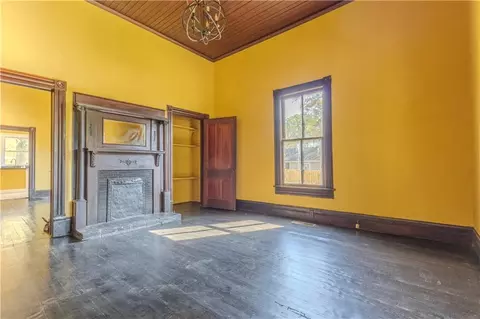 Living - 711 Davis St, Monroe, GA 30655 photo 1 of 3