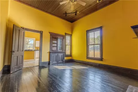 Living - 711 Davis St, Monroe, GA 30655 photo 2 of 3