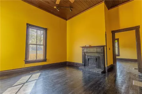 Living - 711 Davis St, Monroe, GA 30655 photo 3 of 3