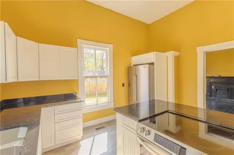 Kitchen - 711 Davis St, Monroe, GA 30655 photo 3 of 4
