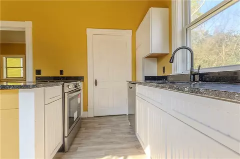 Kitchen - 711 Davis St, Monroe, GA 30655 photo 4 of 4