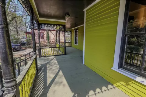 Exterior - 711 Davis St, Monroe, GA 30655 photo 4 of 5