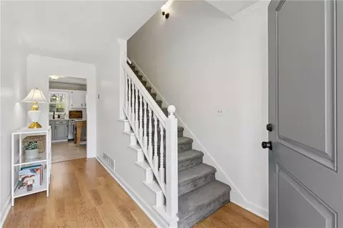 609 Farmbrook Trl NE, Kennesaw, GA 30144 photo 3