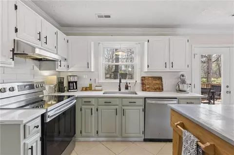 609 Farmbrook Trl NE, Kennesaw, GA 30144 photo 13