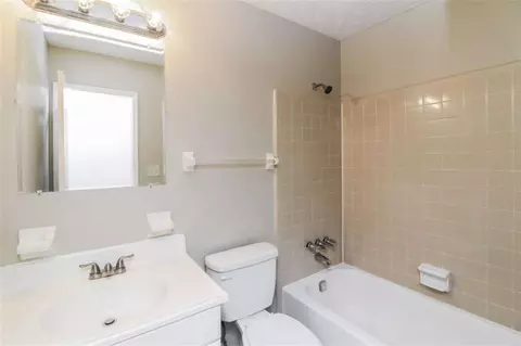 Bath - 4933 Brookside Way, Duluth, GA 30096 photo 2 of 3