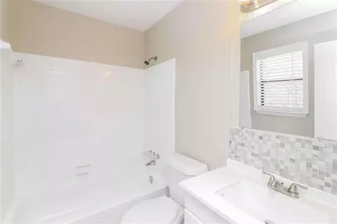 Bath - 4933 Brookside Way, Duluth, GA 30096 photo 1 of 3