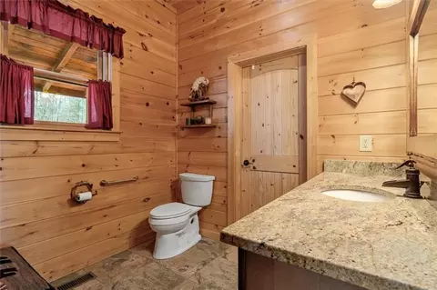 Bath - 881 Fox Mountain Rd, Cherry Log, GA 30522 photo 4 of 6