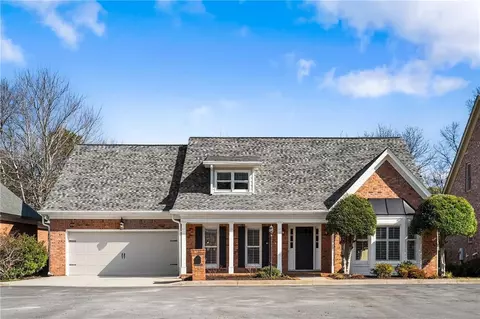 1827 Hermitage Pl, Decatur, GA 30033