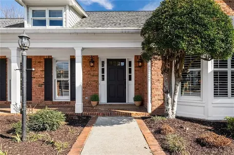 1827 Hermitage Pl, Decatur, GA 30033