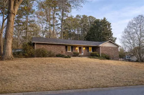 370 Merrydale Dr, Marietta, GA 30064