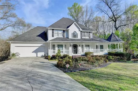 940 Winnbrook Dr, Dacula, GA 30019