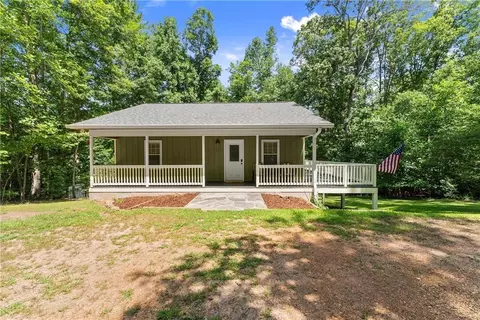 31 Pine Rd, Dahlonega, GA 30533