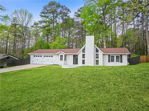430 Mary Erna Dr, Fairburn, GA 30213