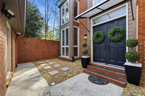 47 Willow Gln, Atlanta, GA 30342