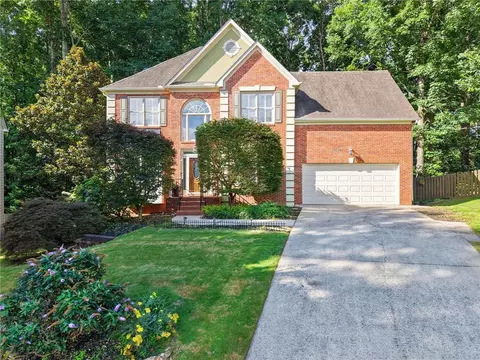 325 Camber Woods Ct, Roswell, GA 30076