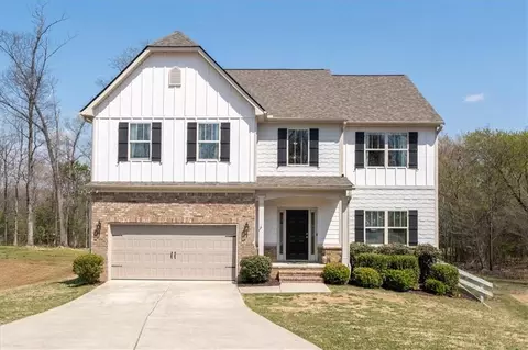 17 Four Feathers Ln NE, Rydal, GA 30171