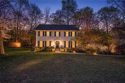 717 Hunt Station Dr, Lawrenceville, GA 30044