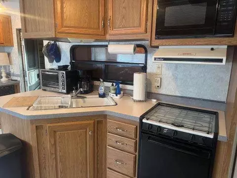 Kitchen - 100 Sunset Dr, Centre, AL 35960 photo 1 of 2