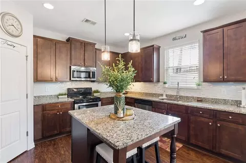 4065 Mcclendon Way, Rex, GA 30273 photo 6