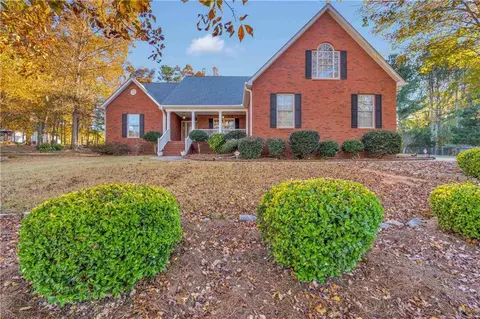 523 Barhams Ridge Dr, Mcdonough, GA 30252