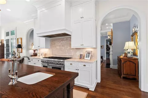 Kitchen - 315 E Line St, Calhoun, GA 30701 photo 11 of 12