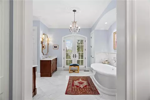 Bath - 315 E Line St, Calhoun, GA 30701 photo 7 of 7