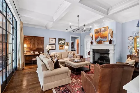 Living - 315 E Line St, Calhoun, GA 30701 photo 4 of 6