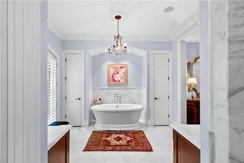 Bath - 315 E Line St, Calhoun, GA 30701 photo 4 of 7