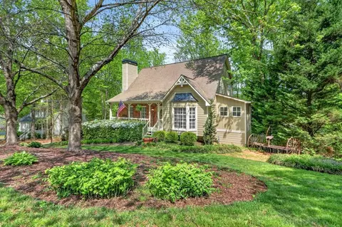 2644 Forest Glen Dr NE, Marietta, GA 30066