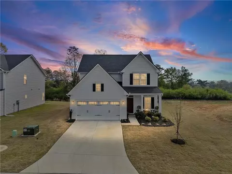 157 Asbury Cir, Calhoun, GA 30701