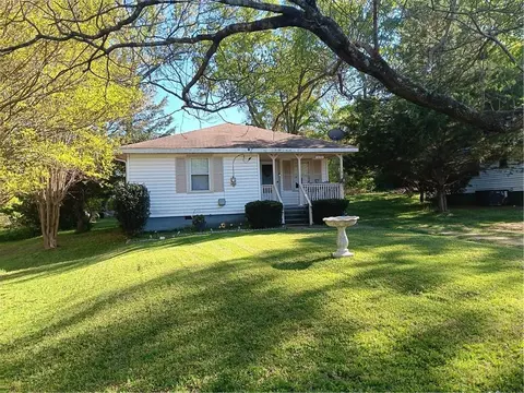 1122 Dewey St, Griffin, GA 30223