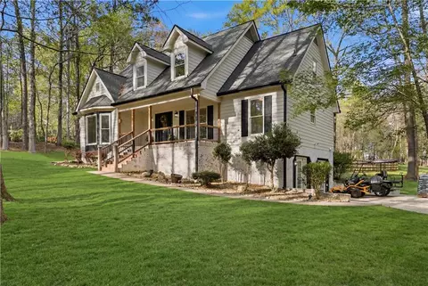 428 Deer Creek Trl, Hoschton, GA 30548