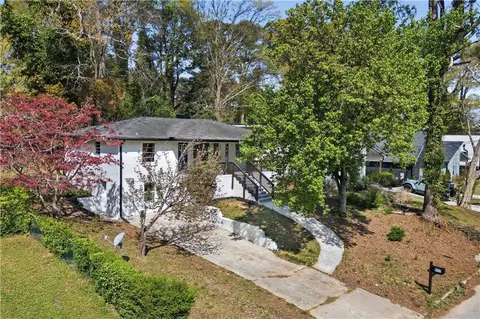 612 Robert St NW, Atlanta, GA 30318