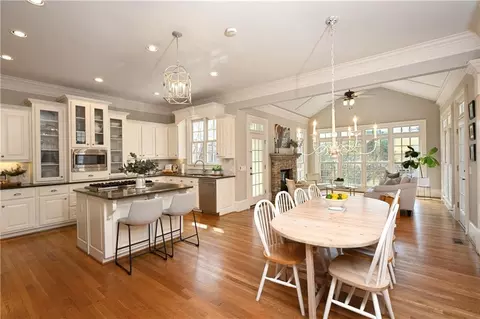 Kitchen - 1325 Rolling Links Dr, Alpharetta, GA 30004 photo 7 of 8