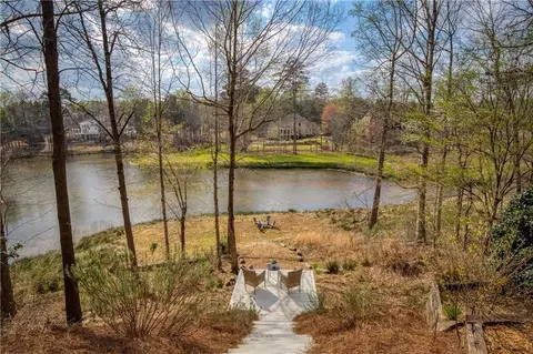 View/Area - 1325 Rolling Links Dr, Alpharetta, GA 30004 photo 3 of 11